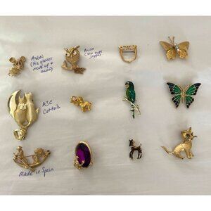 Bundle of 12 Vintage Animal And Miscellaneous Brooches/Pins